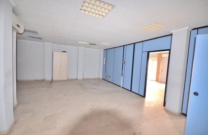 Reventa - Local comercial - Torrevieja - Centro