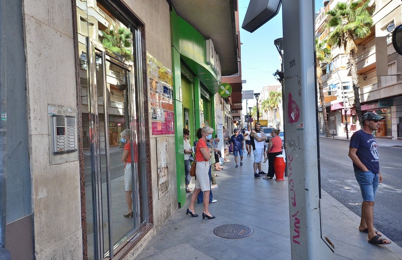 Reventa - Local comercial - Torrevieja - Centro