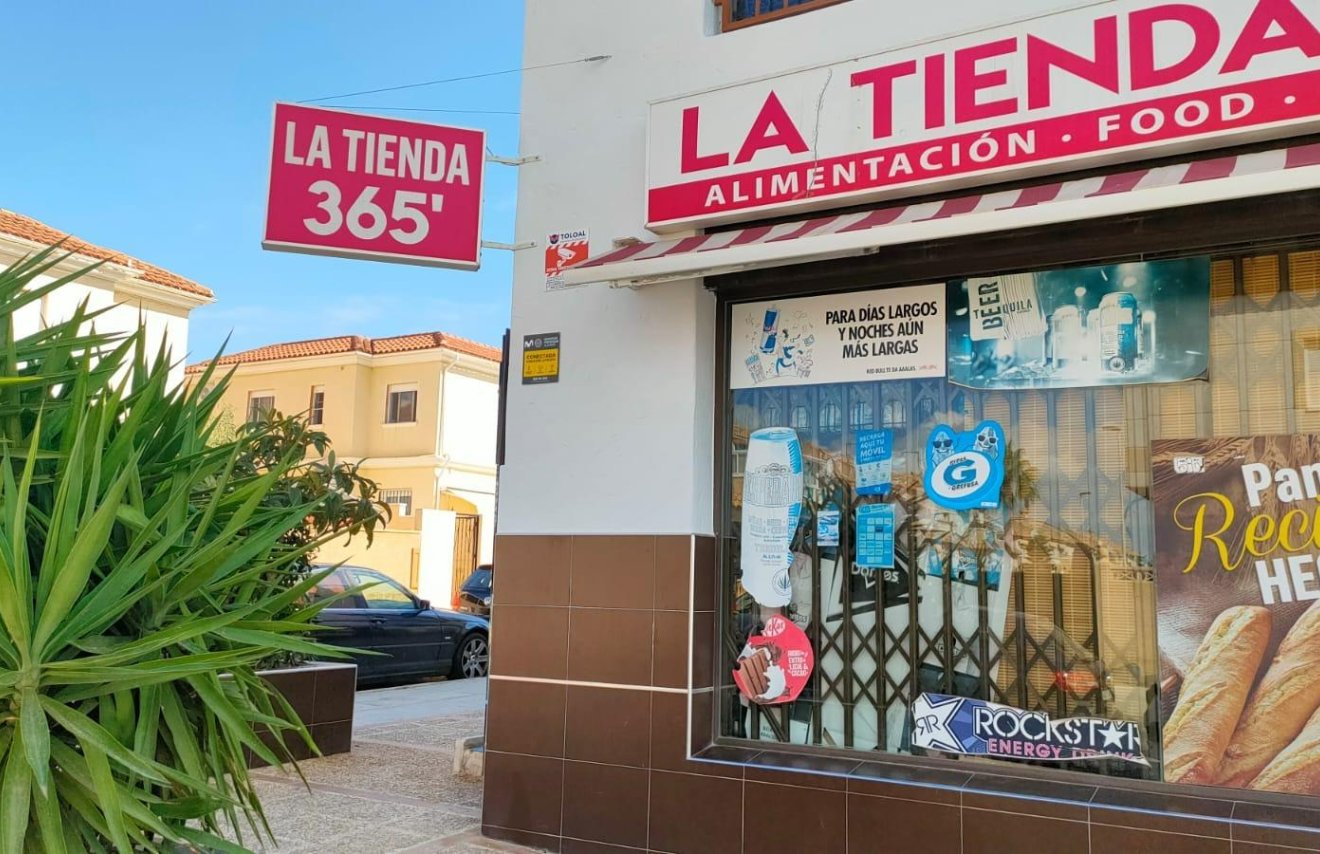 Resale - Local comercial - Torrevieja - Aguas nuevas 1