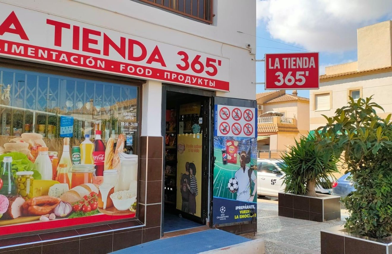 Revente - Local comercial - Torrevieja - Aguas nuevas 1