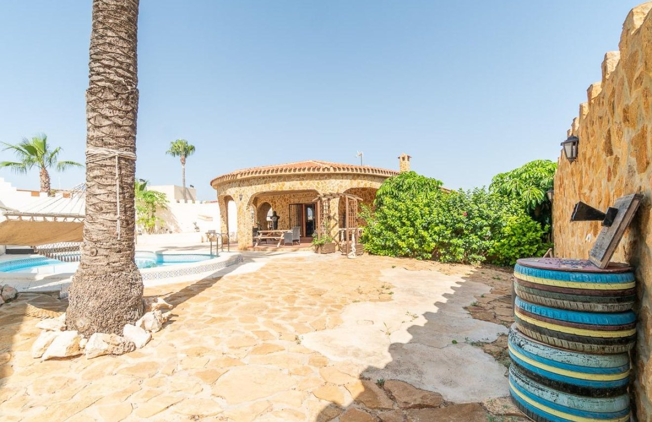 Resale - Chalet - Orihuela Costa - Los Balcones