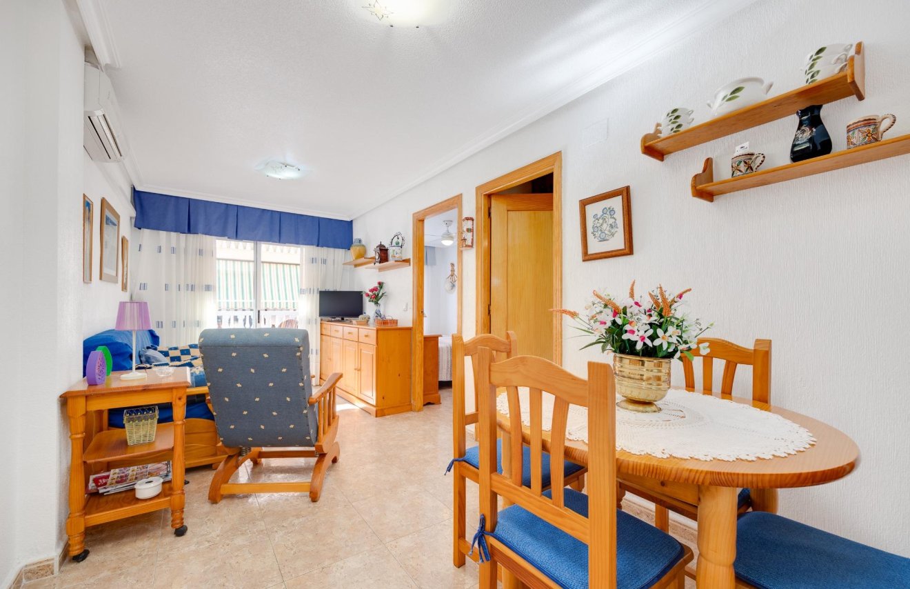 Resale - Apartamento - Torrevieja - Playa de los Locos