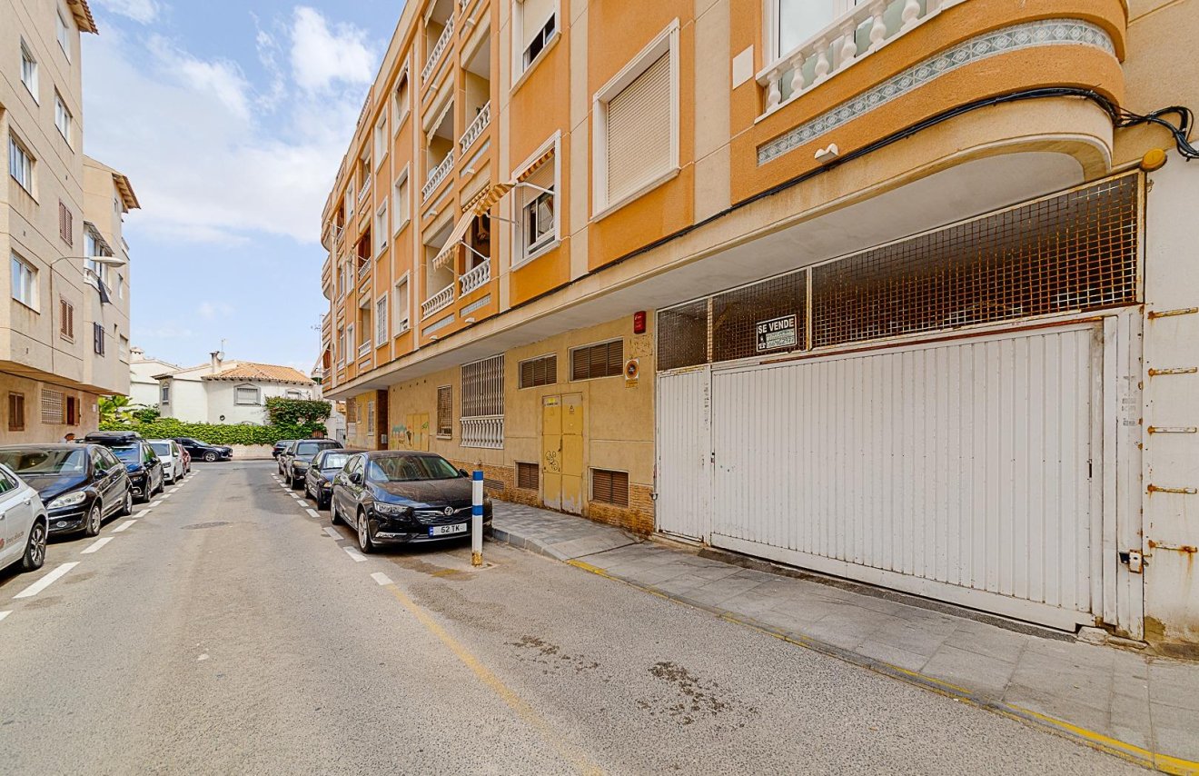 Resale - Apartamento - Torrevieja - Playa de los Locos