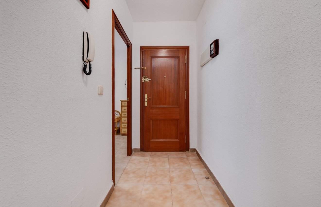 Resale - Apartamento - Torrevieja - Playa de los Locos