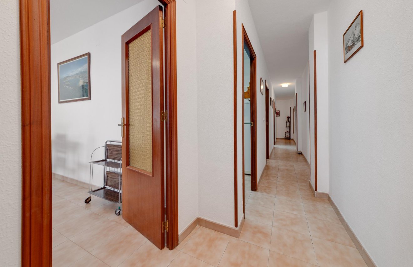 Resale - Apartamento - Torrevieja - Playa de los Locos