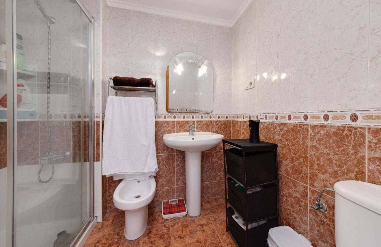 Resale - Apartamento - Torrevieja - Playa de los Locos