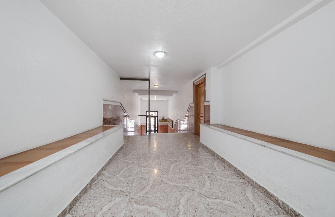 Resale - Apartamento - Torrevieja - Playa de los Locos