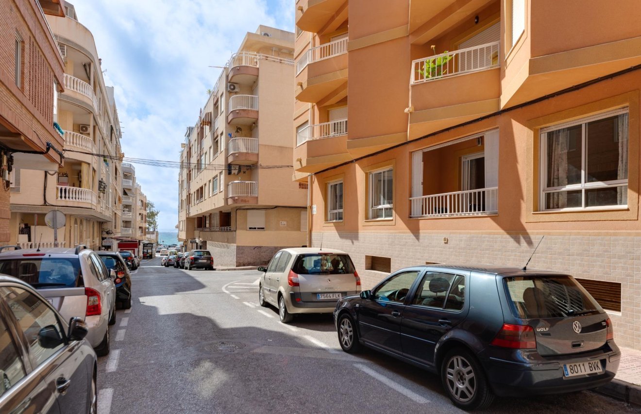 Resale - Apartamento - Torrevieja - Playa de los Locos