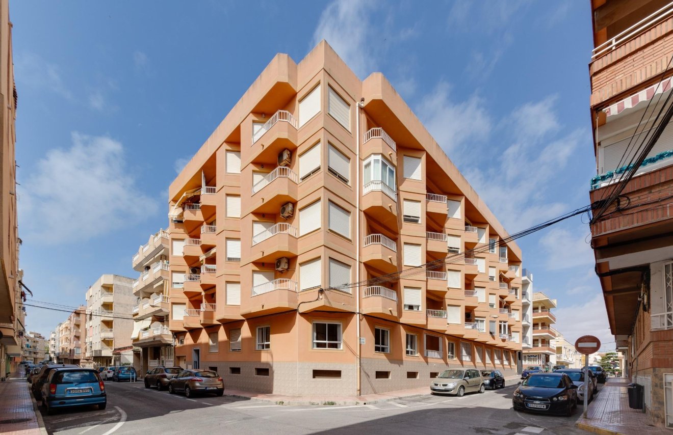 Resale - Apartamento - Torrevieja - Playa de los Locos