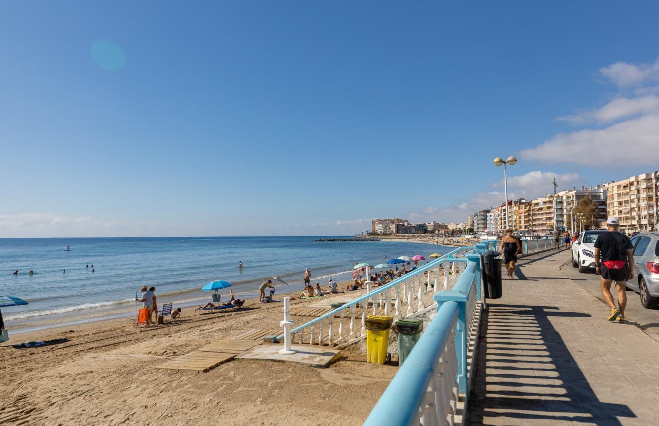 Resale - Apartamento - Torrevieja - Playa de los Locos