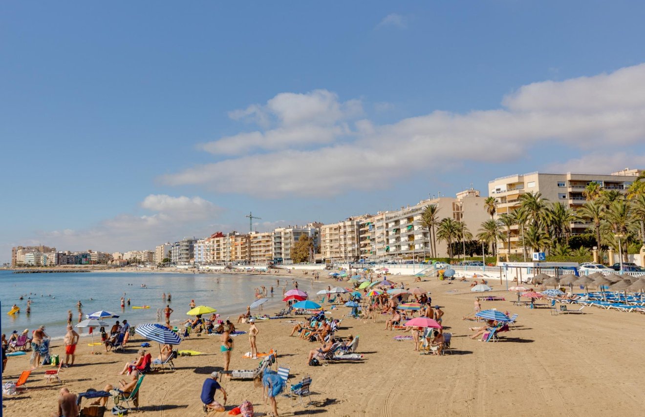 Resale - Apartamento - Torrevieja - Playa de los Locos