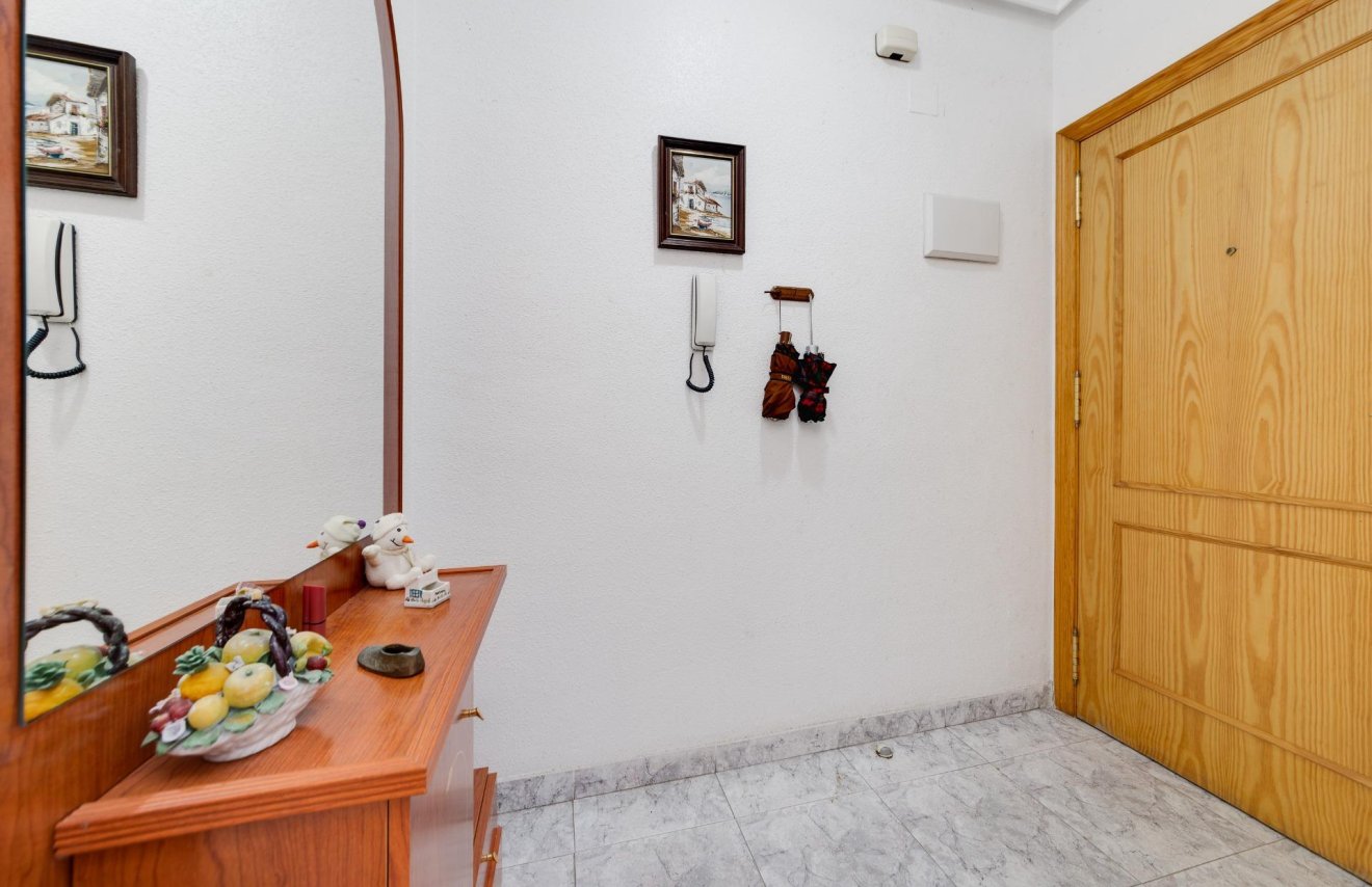 Resale - Apartamento - Torrevieja - Acequion