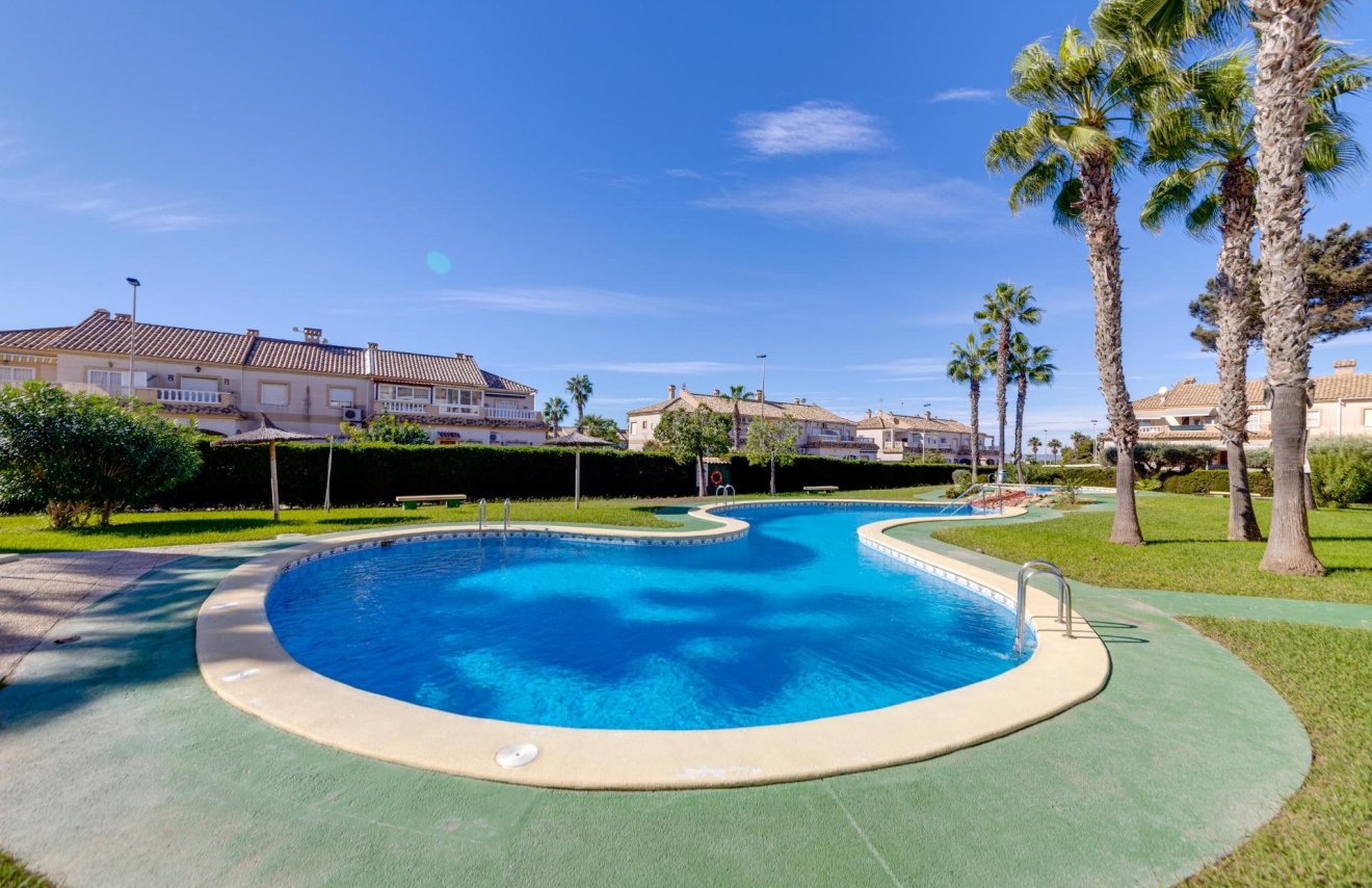 Resale - Bungalow Planta Alta - Torrevieja - Aguas nuevas 1