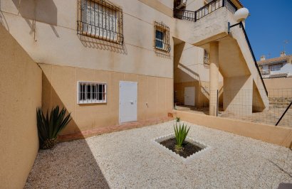 Resale - Bungalow Planta Alta - Torrevieja - Aguas nuevas 1