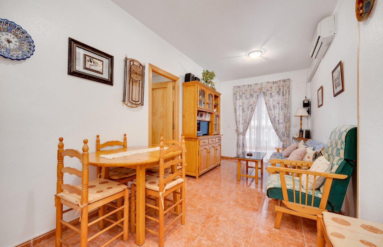 Resale - Apartamento - Torrevieja - Playa de los Locos