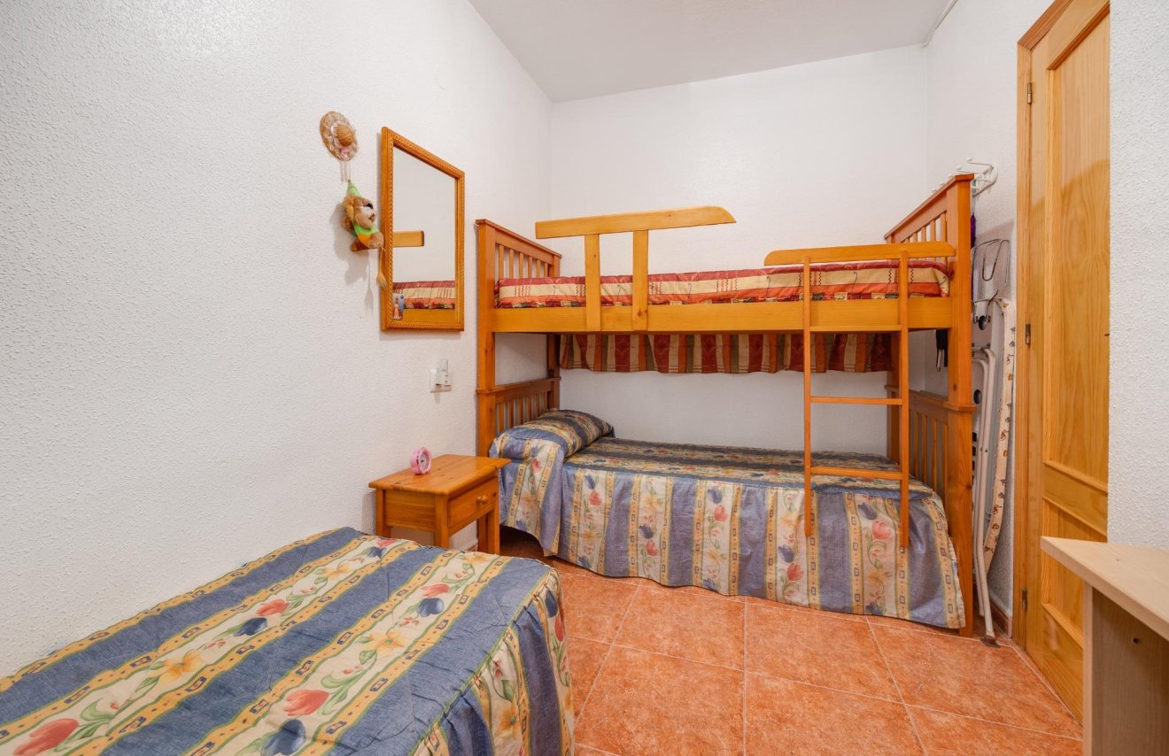 Resale - Apartamento - Torrevieja - Playa de los Locos