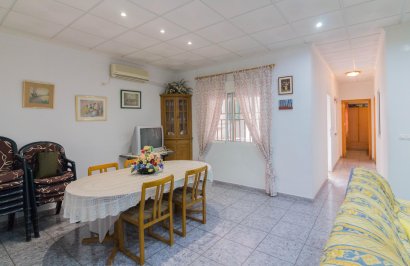 Resale - Casa - Redován - La cruz