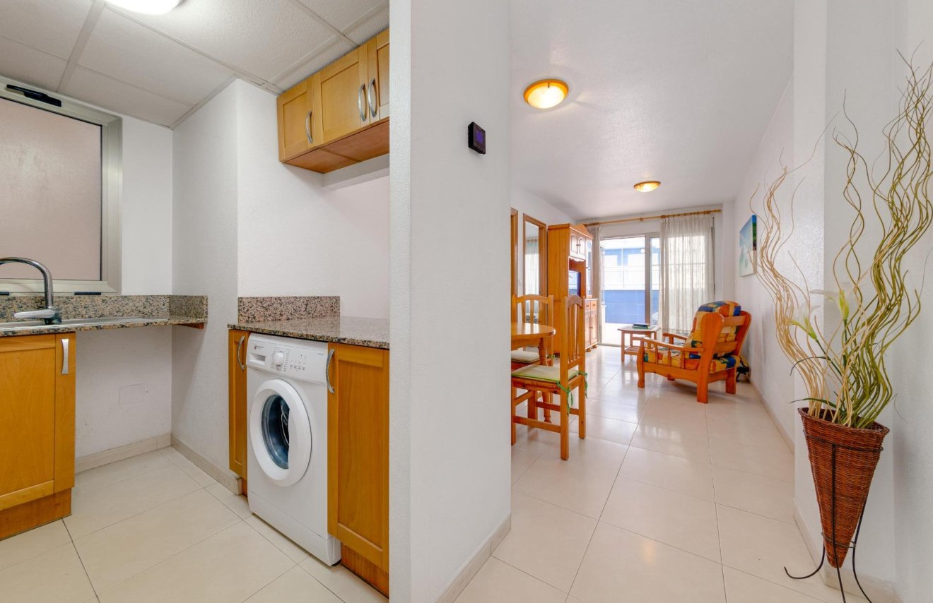 Resale - Apartamento - Torrevieja - Playa de los Locos