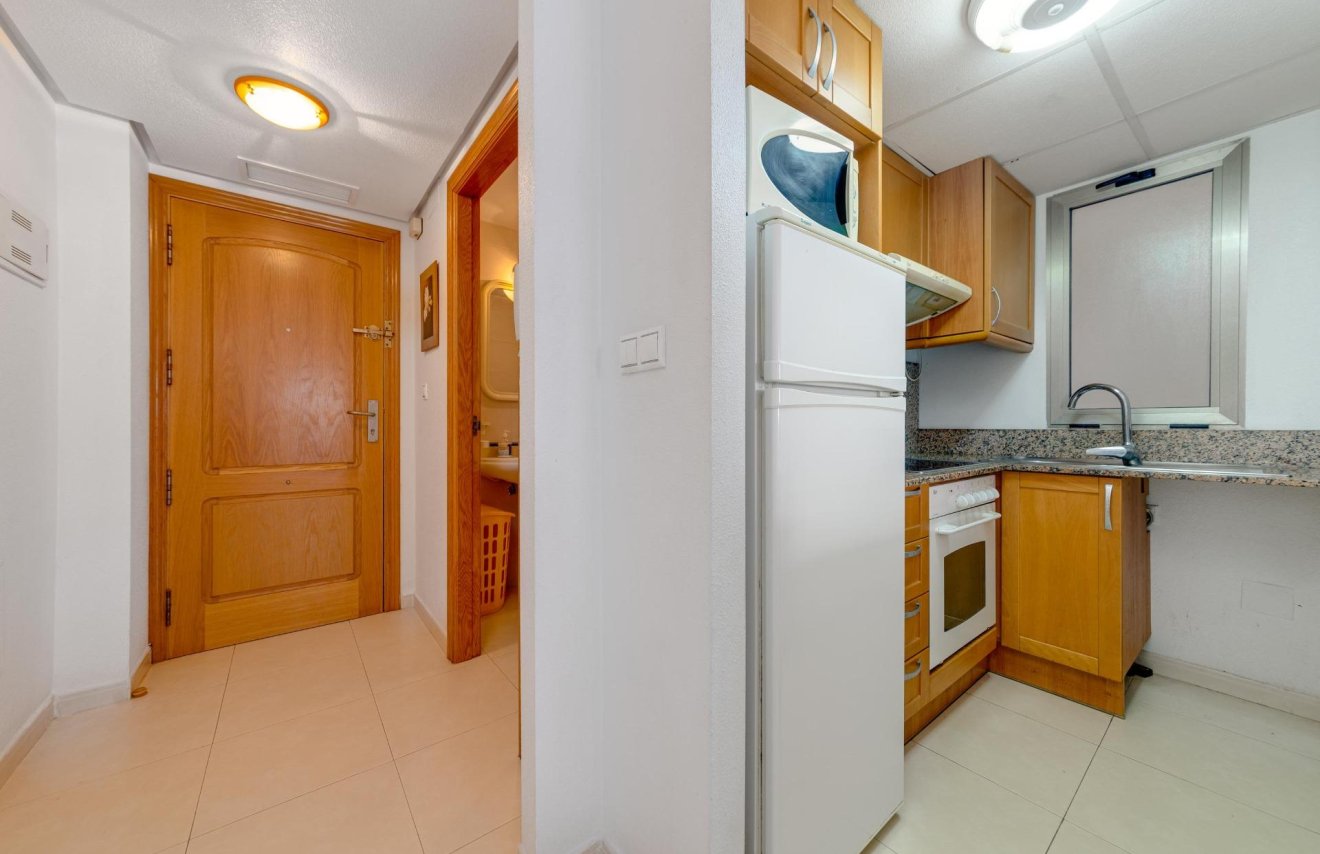 Resale - Apartamento - Torrevieja - Playa de los Locos