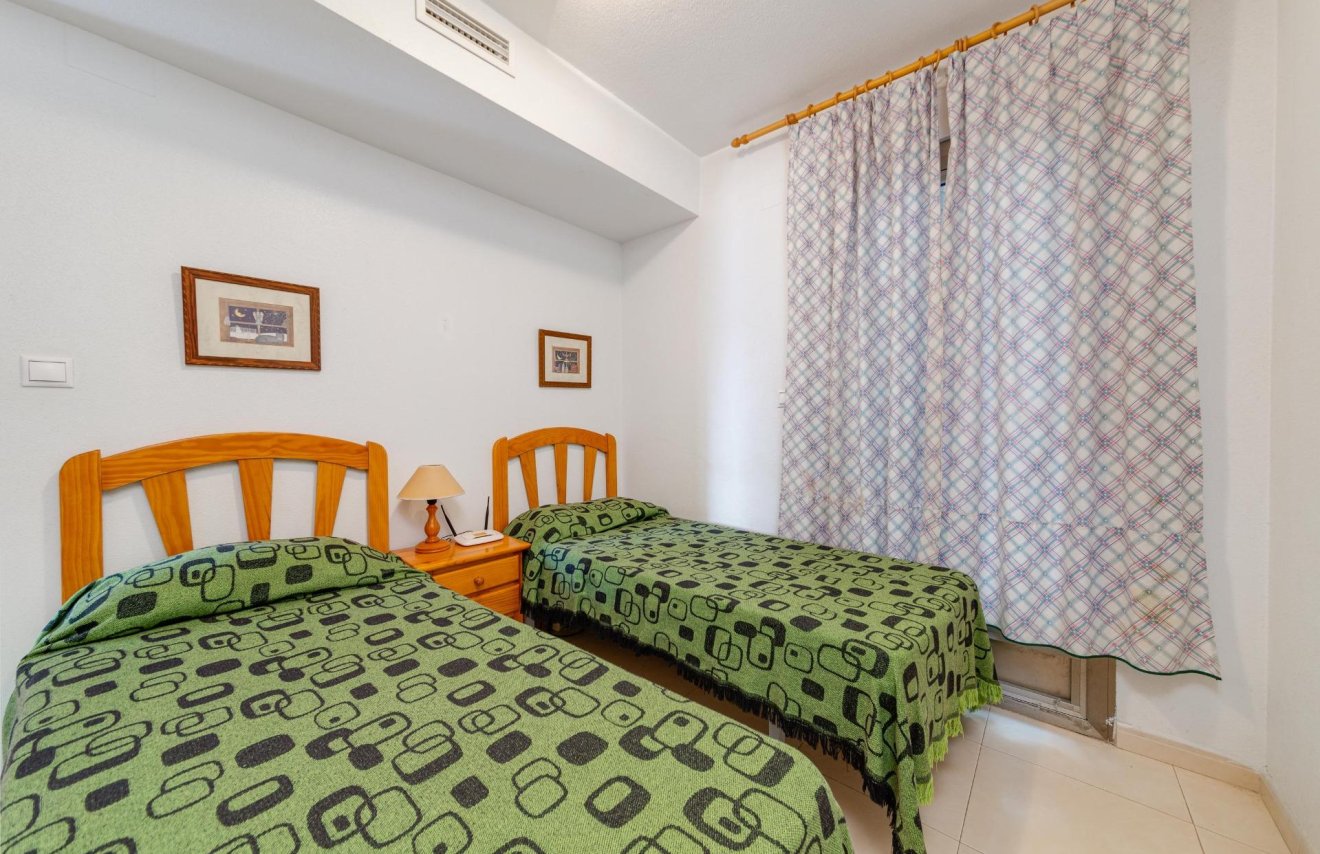 Resale - Apartamento - Torrevieja - Playa de los Locos