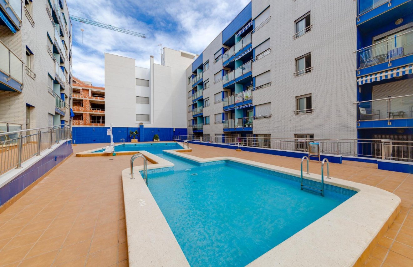 Resale - Apartamento - Torrevieja - Playa de los Locos