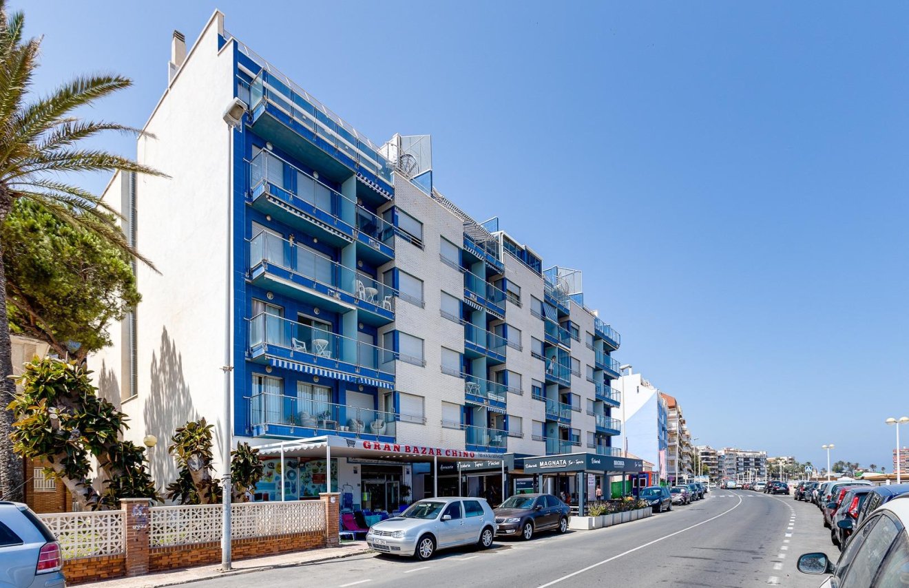 Resale - Apartamento - Torrevieja - Playa de los Locos