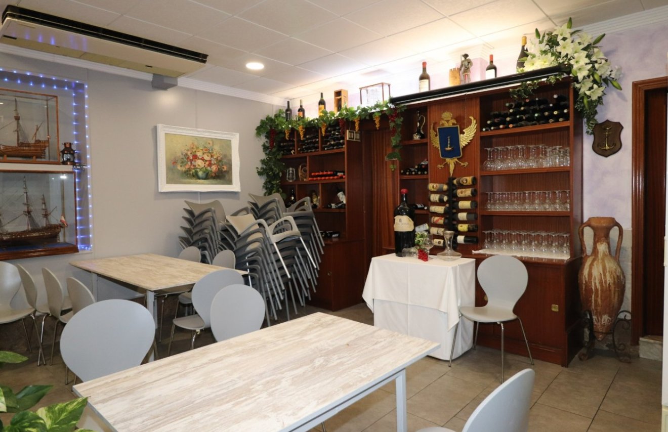 Resale - Local comercial - Torrevieja - Playa del Cura