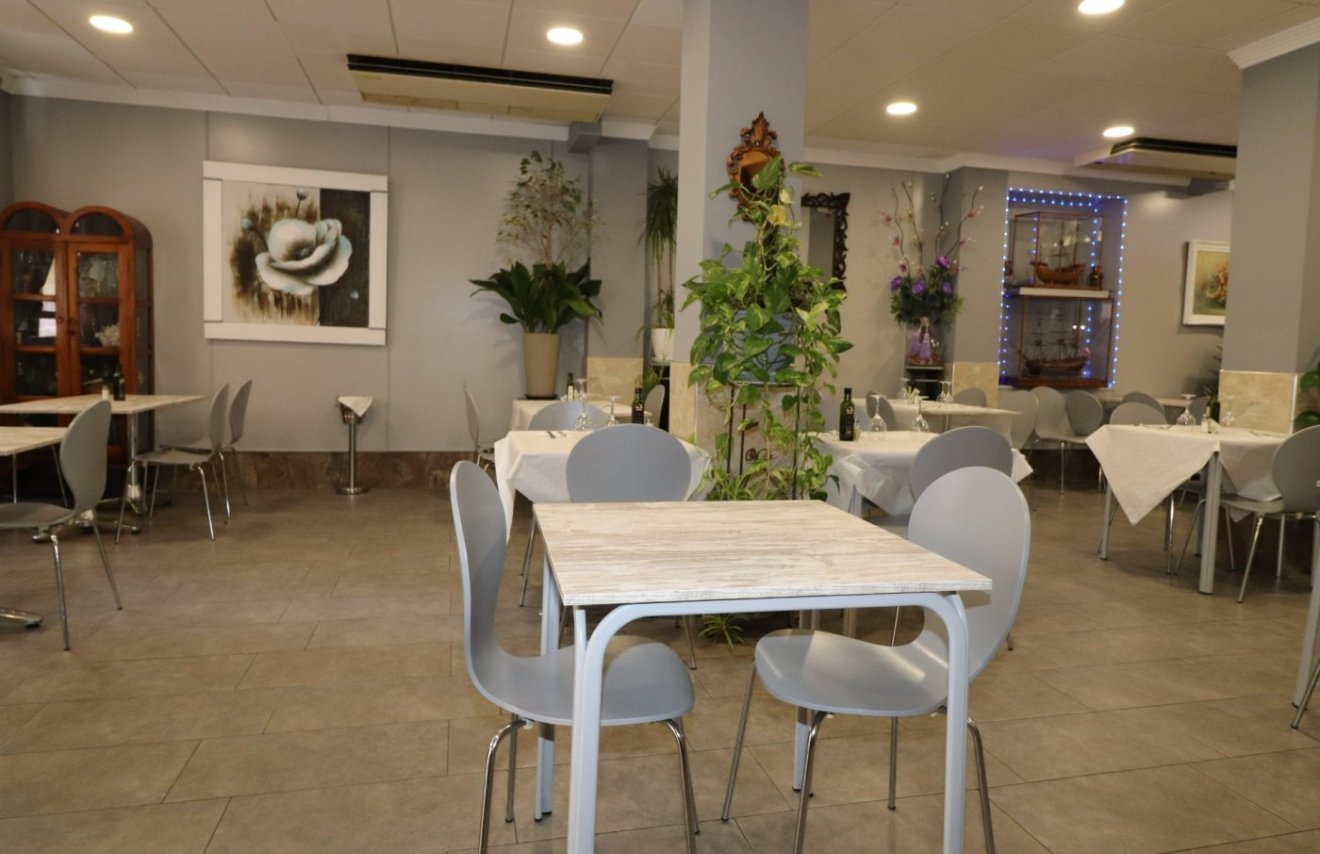 Reventa - Local comercial - Torrevieja - Playa del Cura