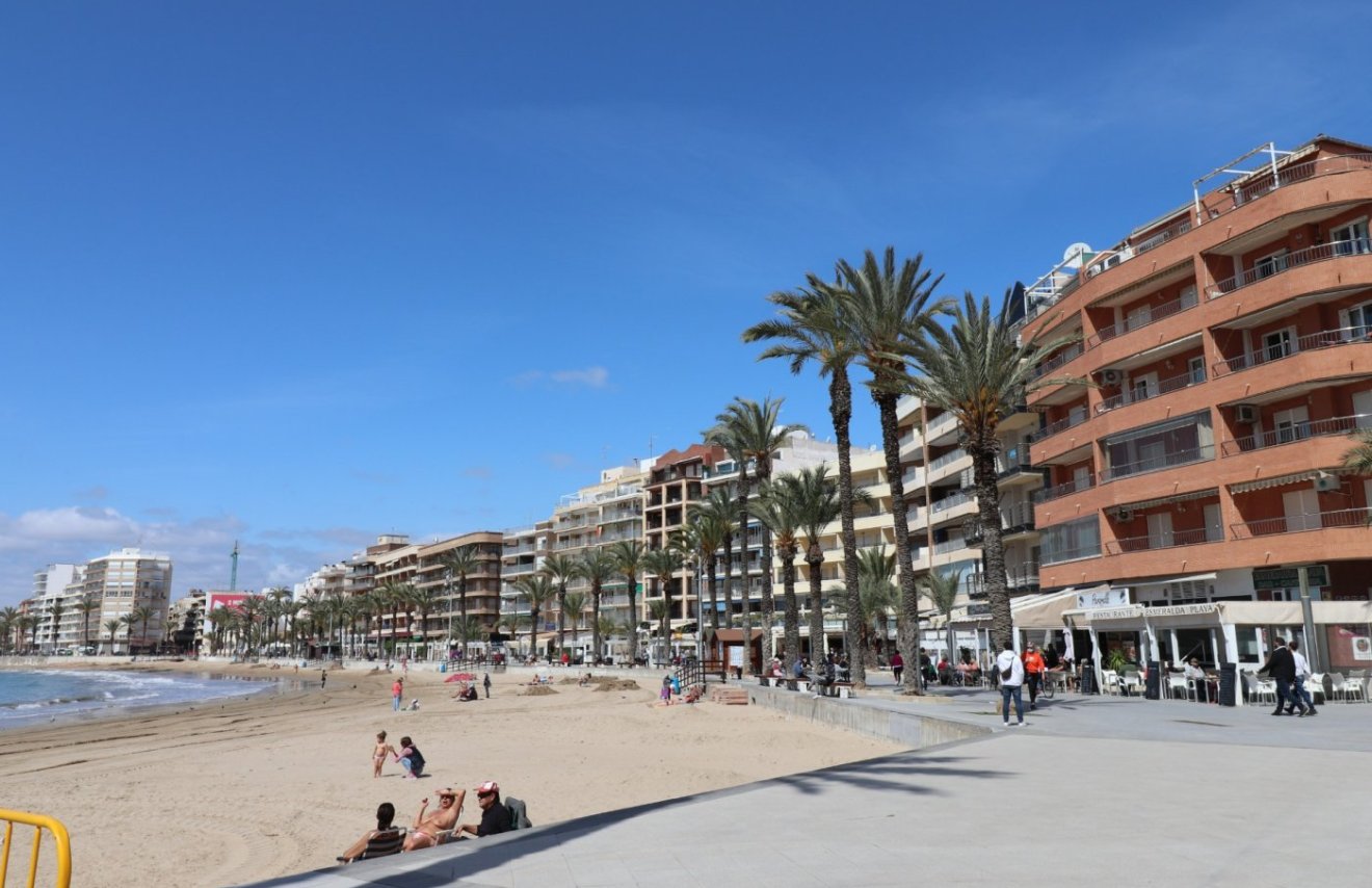 Reventa - Local comercial - Torrevieja - Playa del Cura