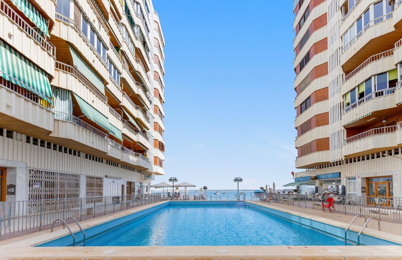 Resale - Apartamento - Torrevieja - Acequion