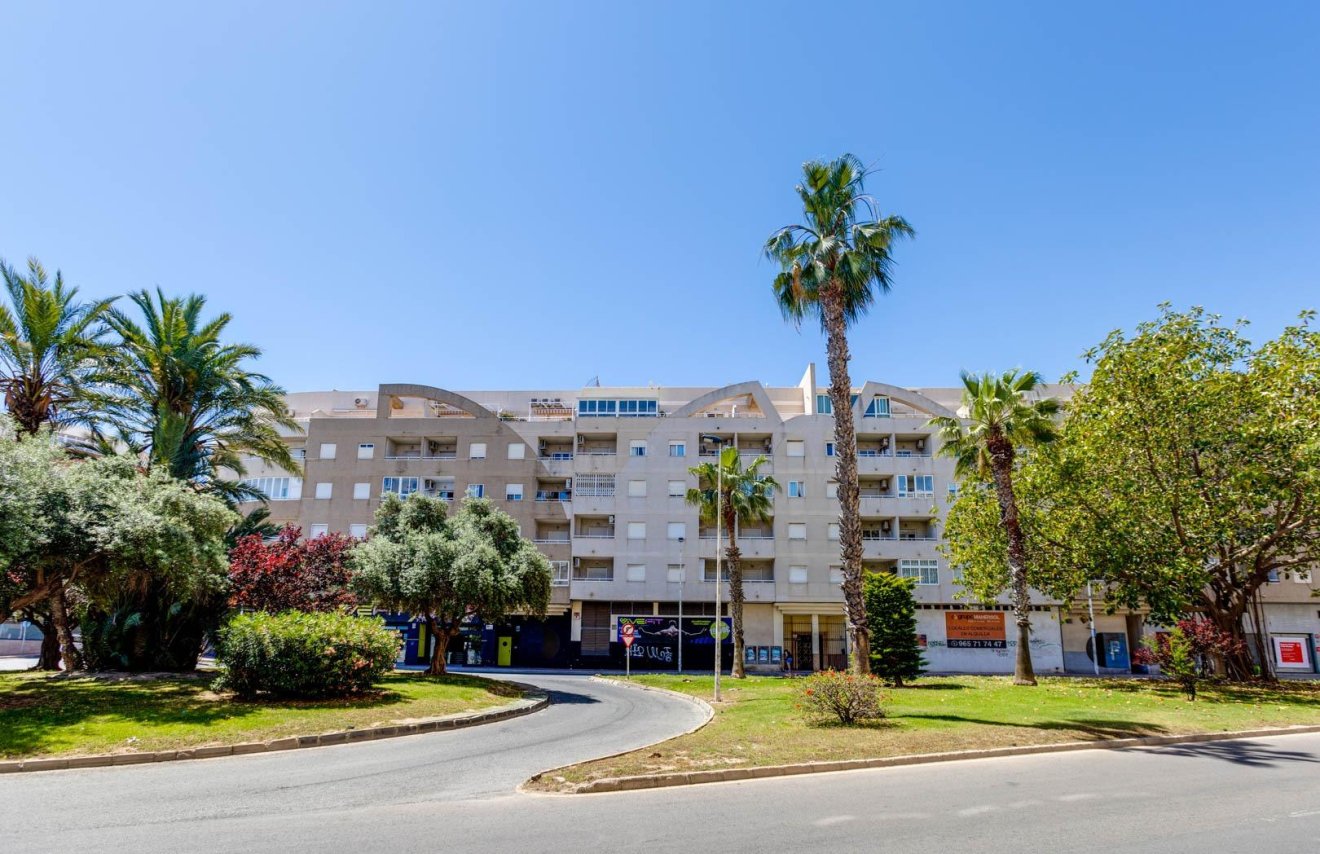 Resale - Apartamento - Torrevieja - Centro