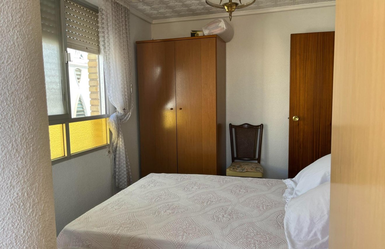 Resale - Apartamento - Torrevieja - Paseo maritimo