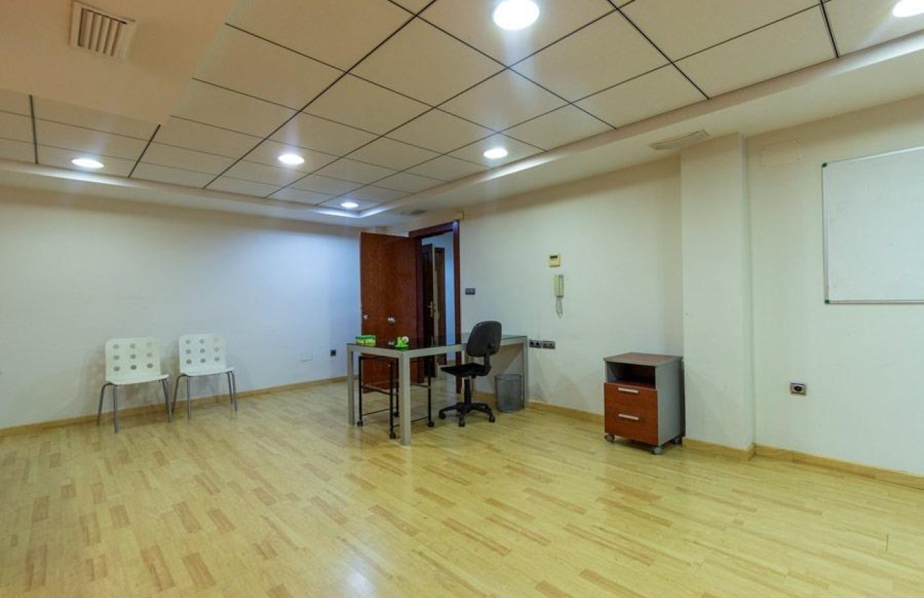 Long Term Rental - Oficina - Orihuela - Los Andenes