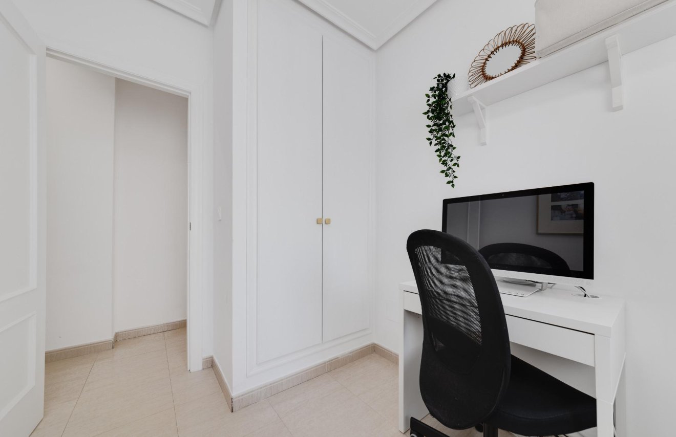 Resale - Apartamento - Torrevieja - Centro