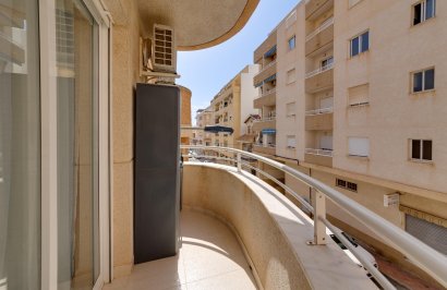 Resale - Apartamento - Torrevieja - Centro