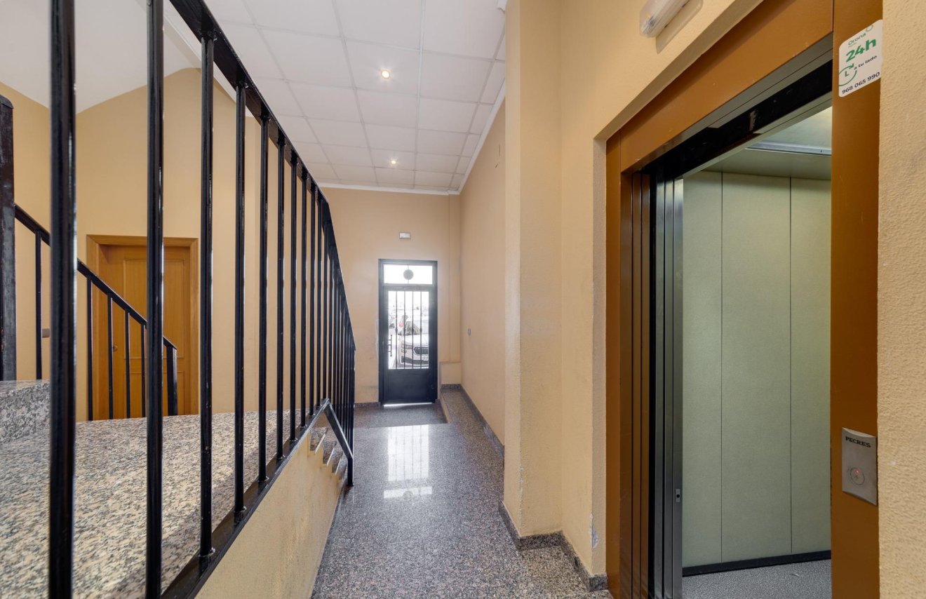 Resale - Apartamento - Torrevieja - Centro