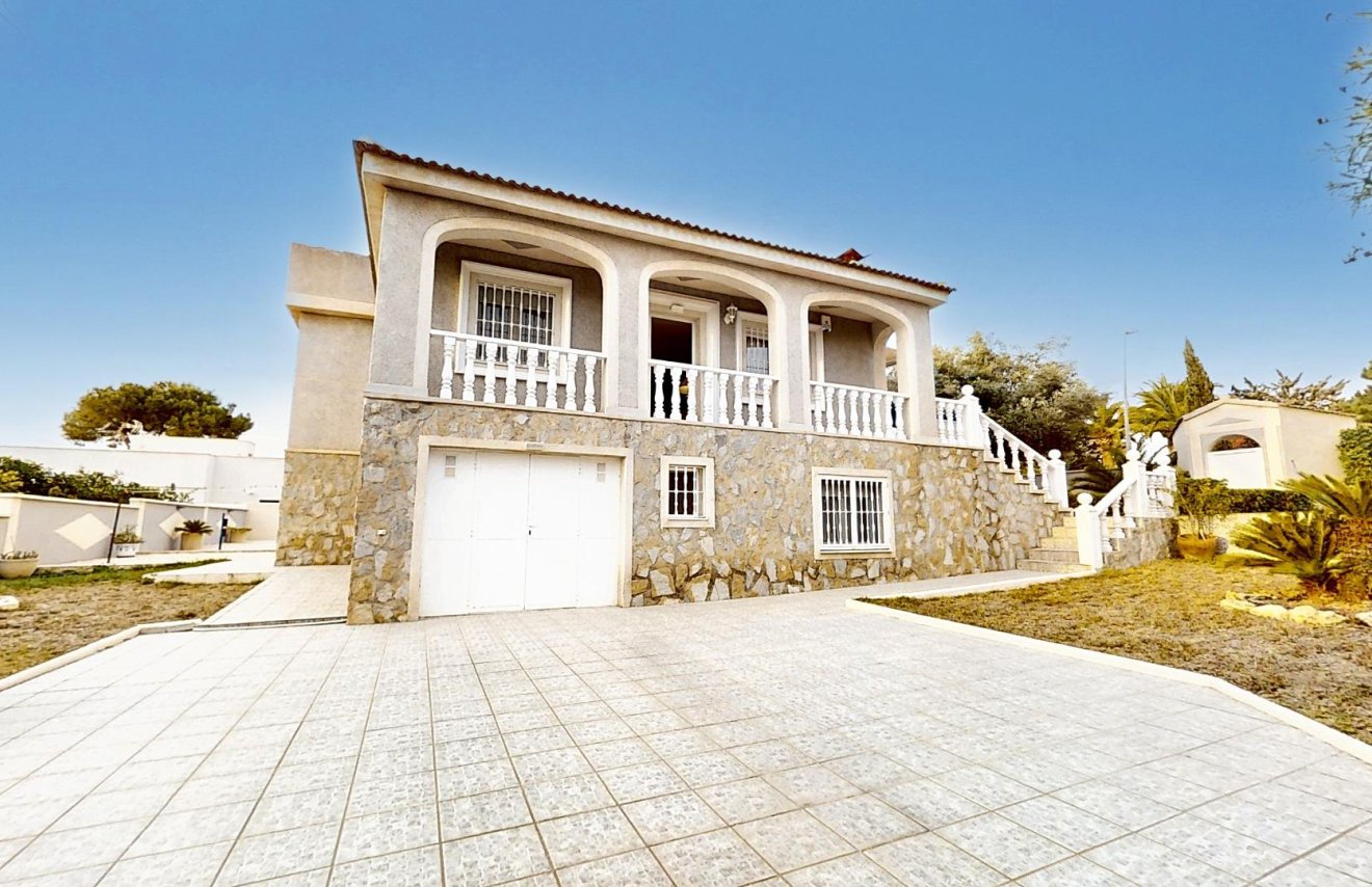 Reventa - Villa - Torrevieja - Lago jardin