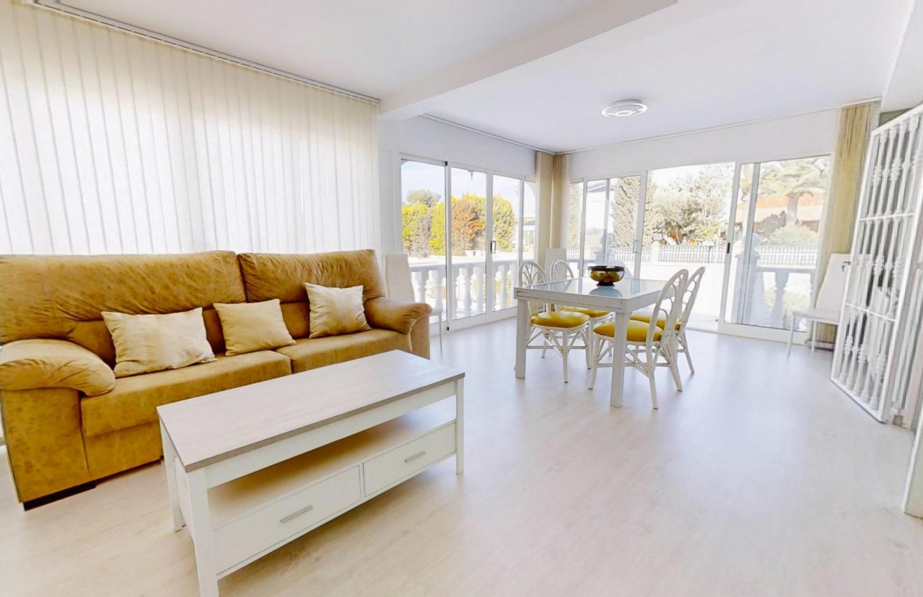 Reventa - Villa - Torrevieja - Lago jardin