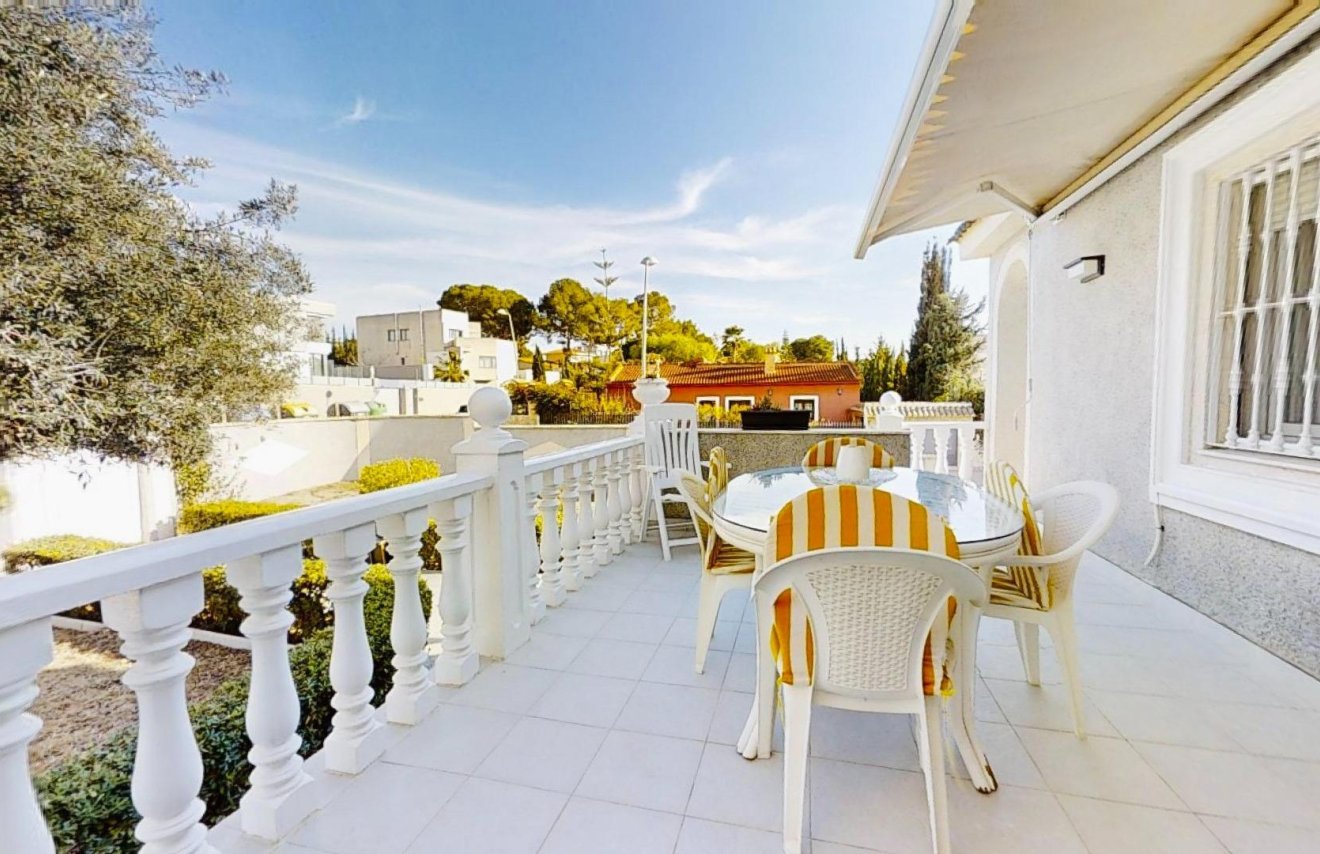 Reventa - Villa - Torrevieja - Lago jardin