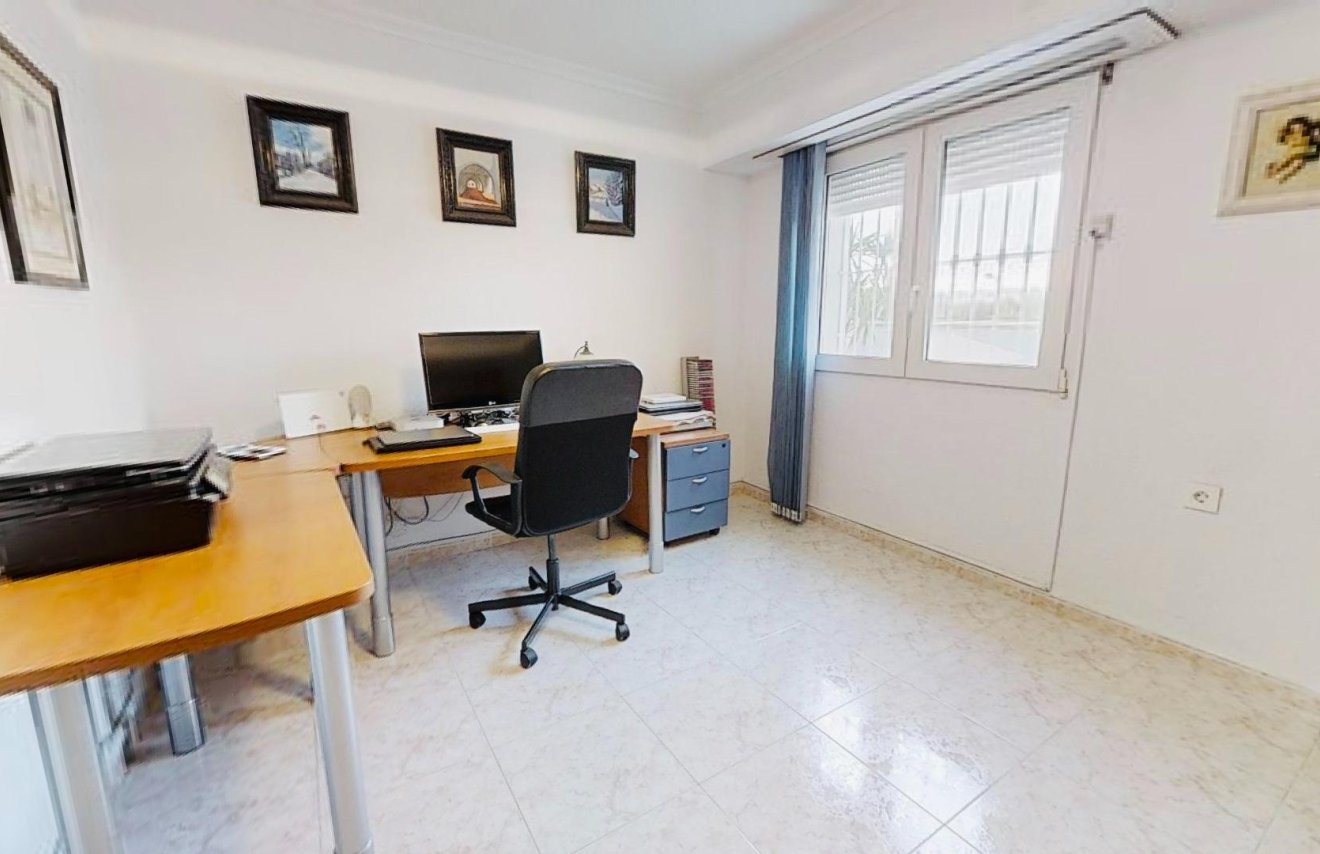 Reventa - Villa - Torrevieja - Lago jardin