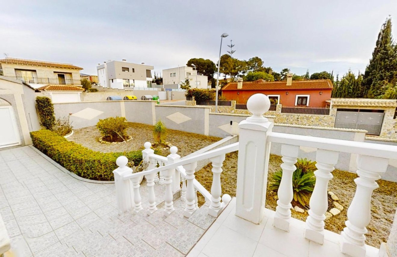 Reventa - Villa - Torrevieja - Lago jardin