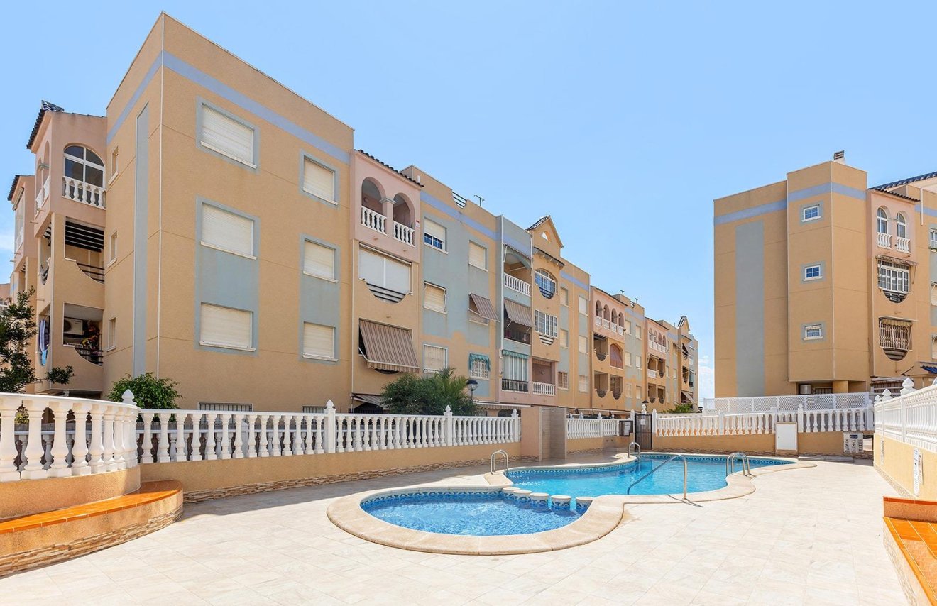 Revente - Apartamento - Torrevieja - La Mata pueblo