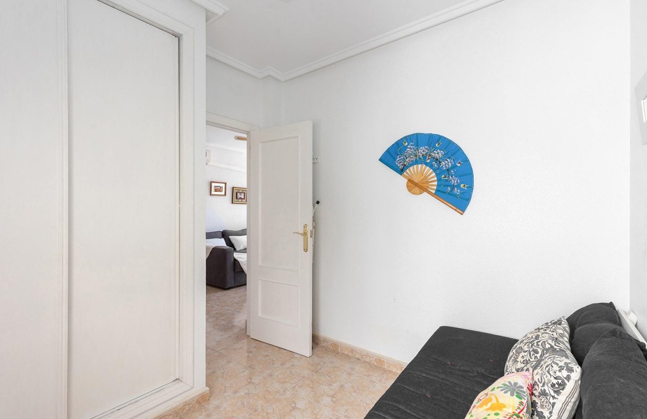 Resale - Apartamento - Torrevieja - La Mata pueblo