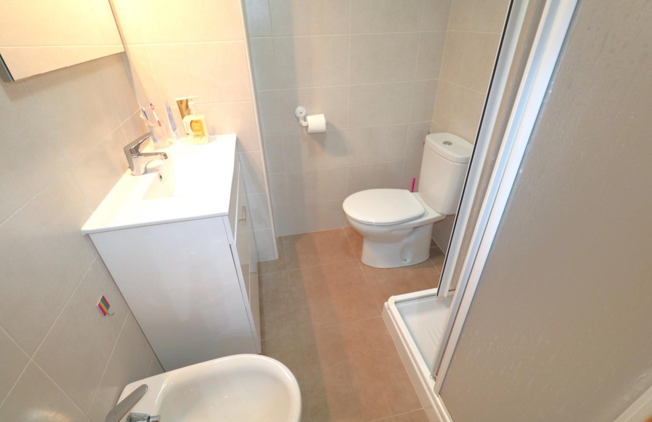 Resale - Apartamento - Torrevieja - Acequion