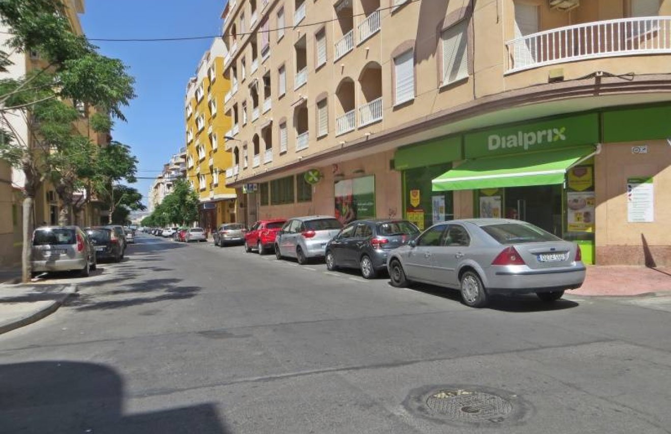 Resale - Local comercial - Torrevieja - Centro