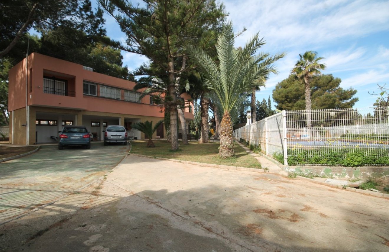 Resale - Casa - Torrevieja - Los balcones