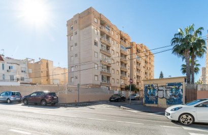 Resale - Apartamento - Torrevieja - Nueva Torrevieja