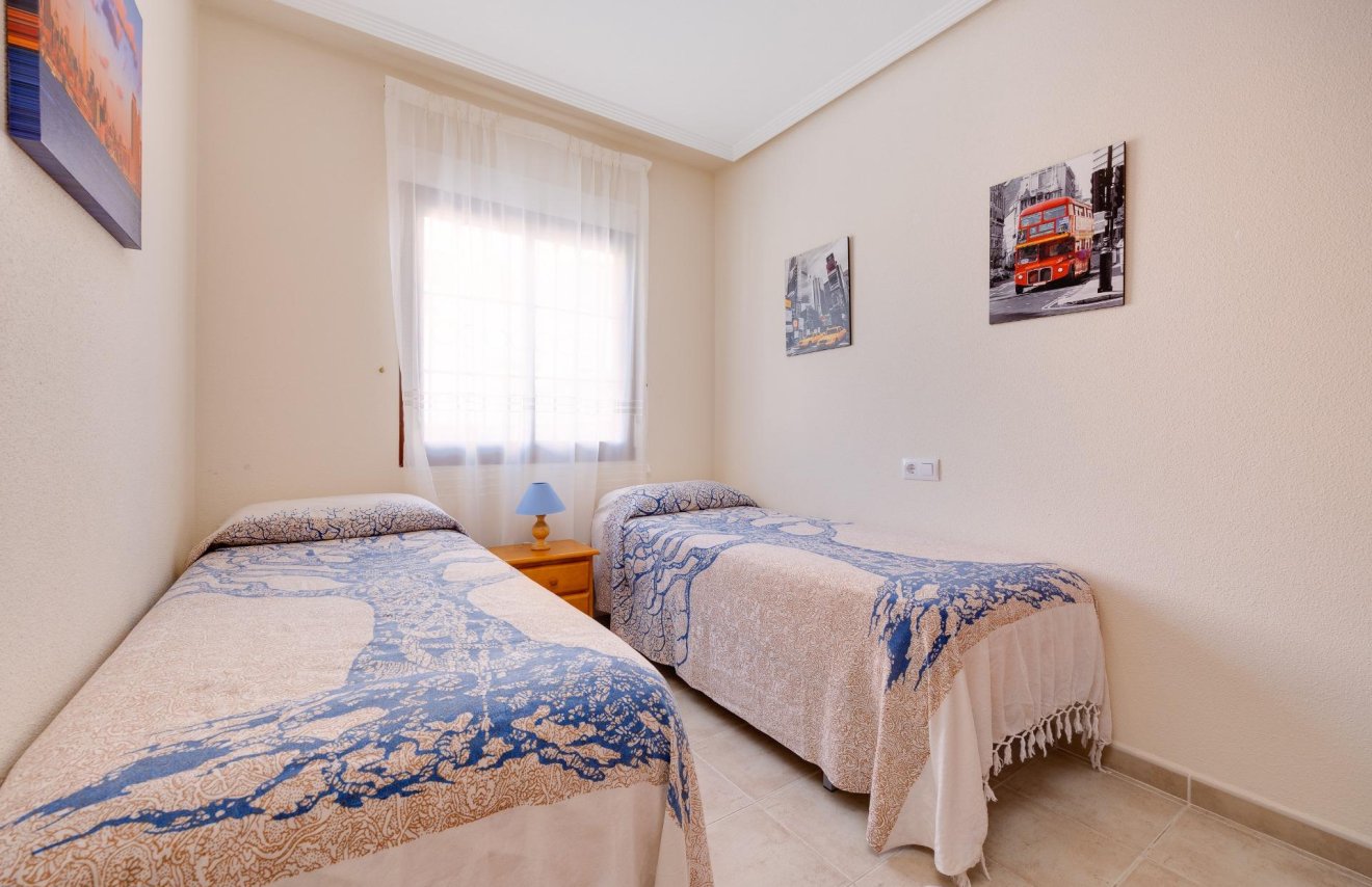 Resale - Bungalow Planta Baja - Torrevieja - Torrejón