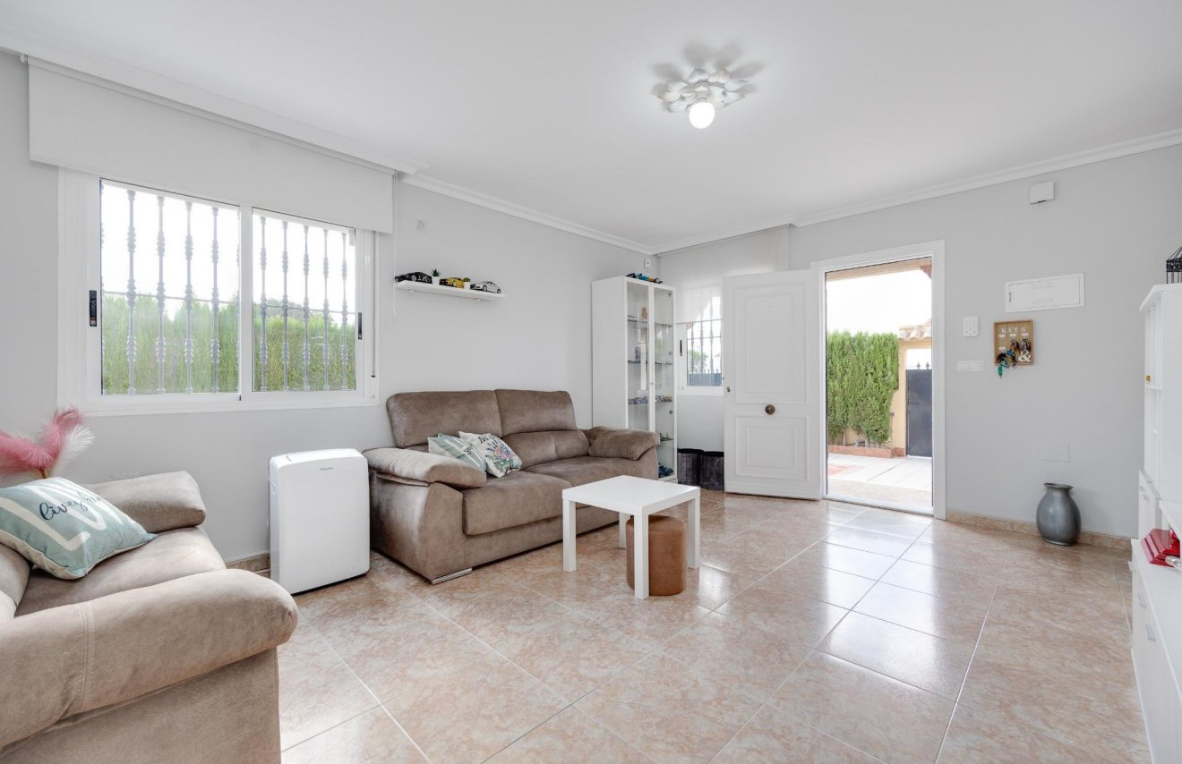 Resale - Chalet - Torrevieja - San luis