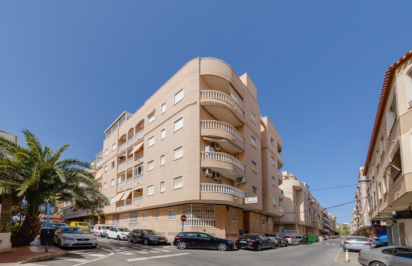 Resale - Apartamento - Torrevieja - Playa del Cura